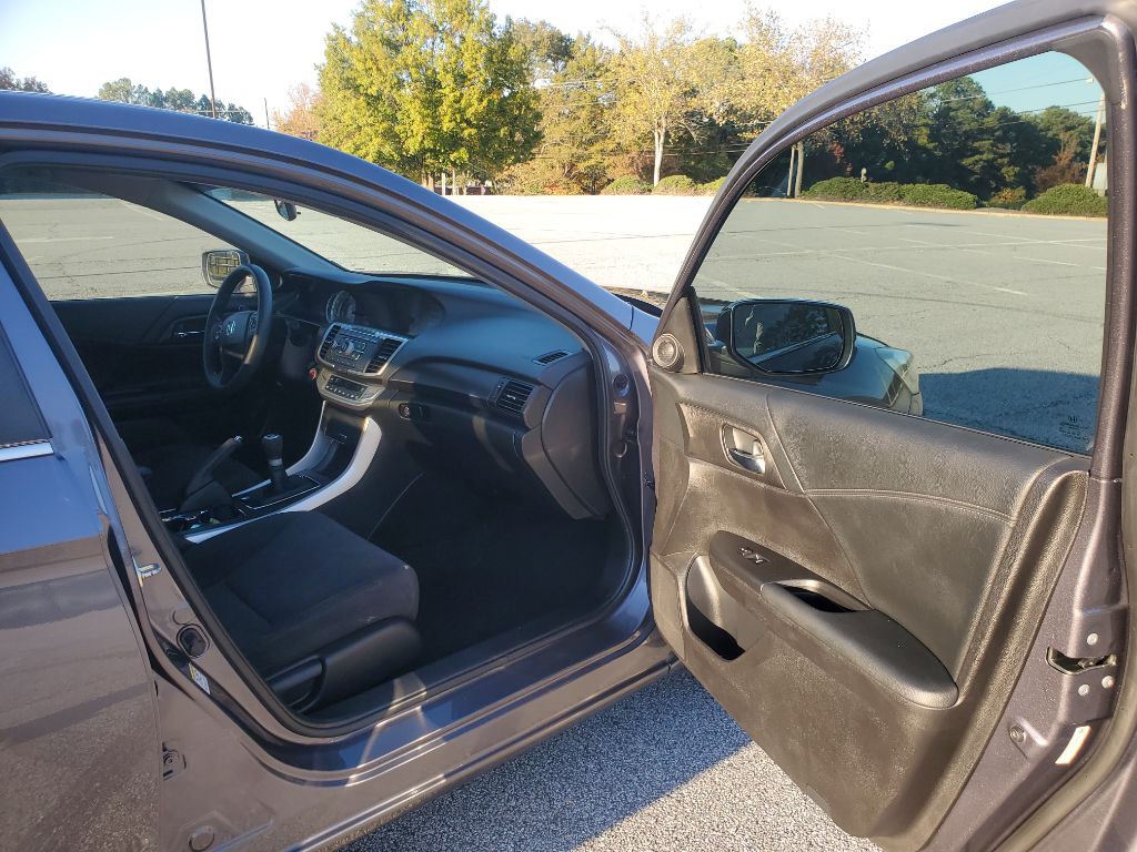 2013 Honda Accord Image 16