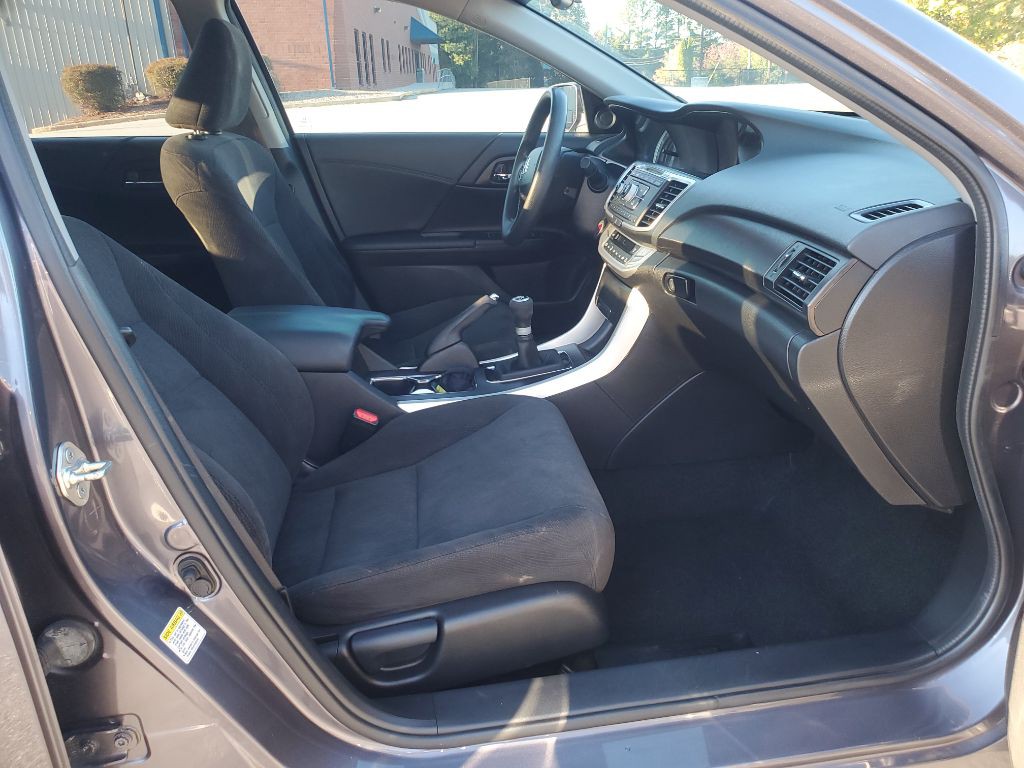 2013 Honda Accord Image 17
