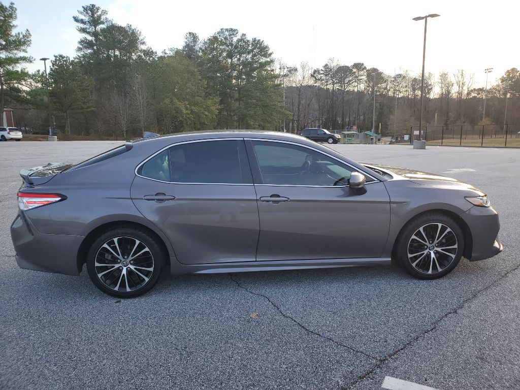 2020 Toyota Camry Image 8