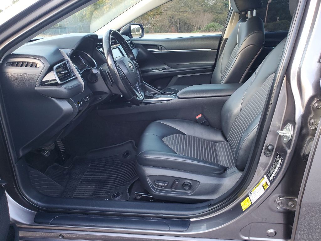2020 Toyota Camry Image 9