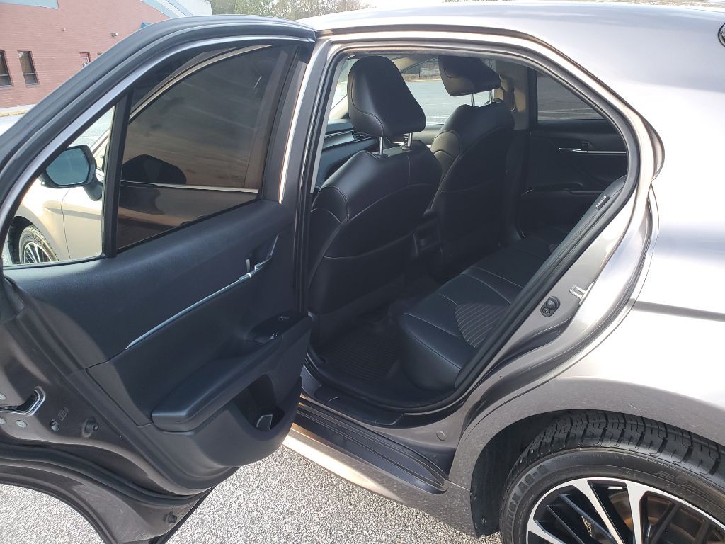 2020 Toyota Camry Image 11