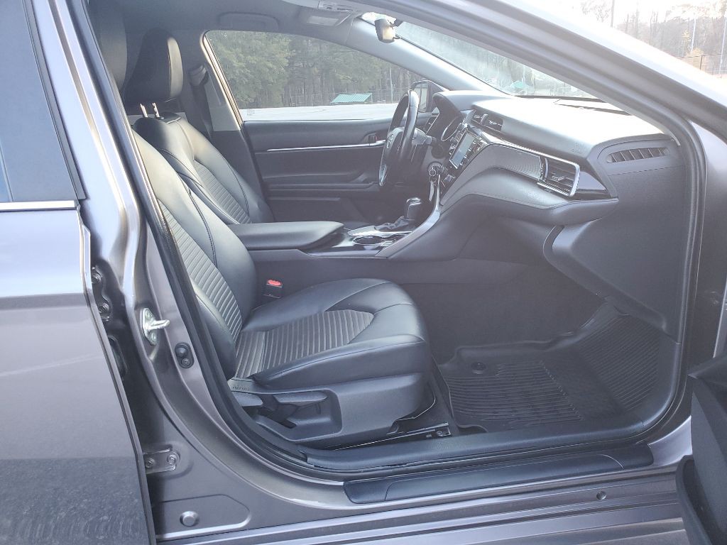 2020 Toyota Camry Image 17