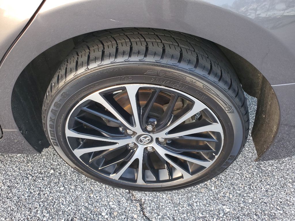 2020 Toyota Camry Image 21