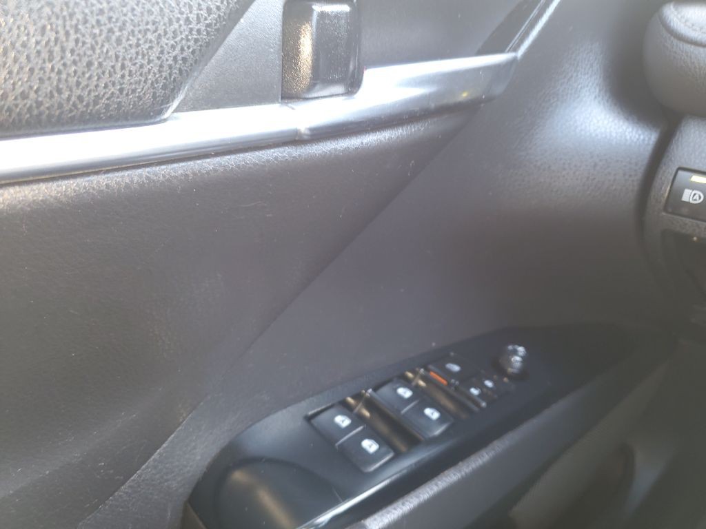 2020 Toyota Camry Image 32