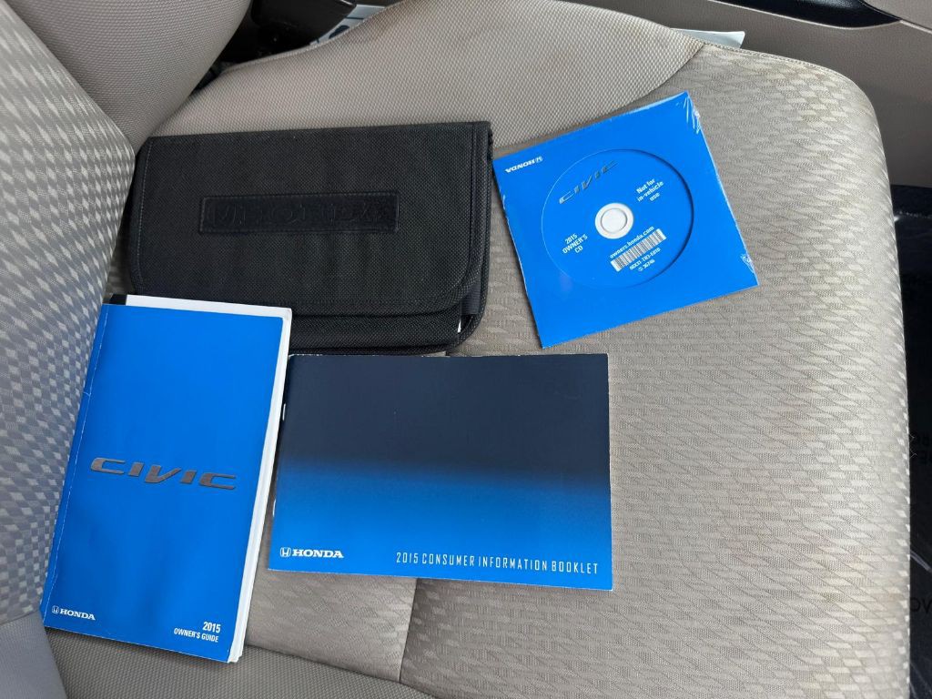 2015 Honda Civic Image 28