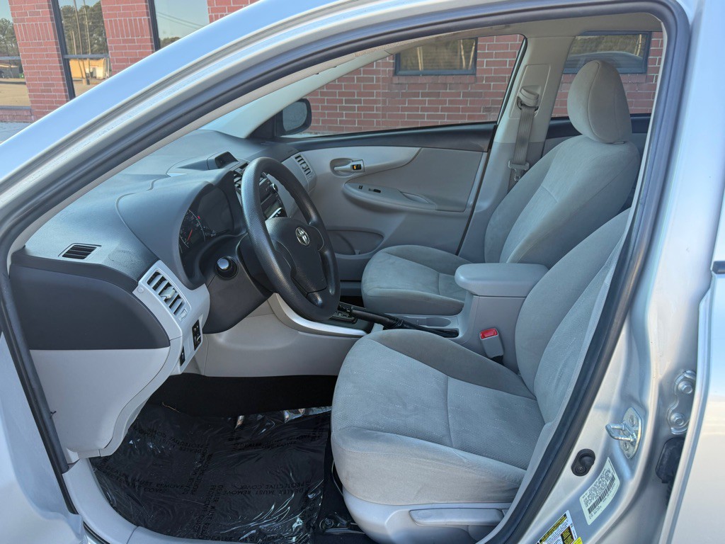 2012 Toyota Corolla Image 10