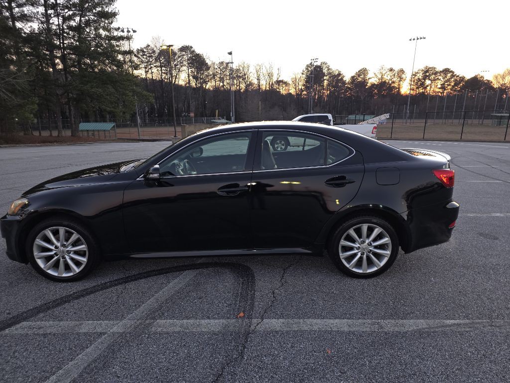 2010 Lexus IS Image 4