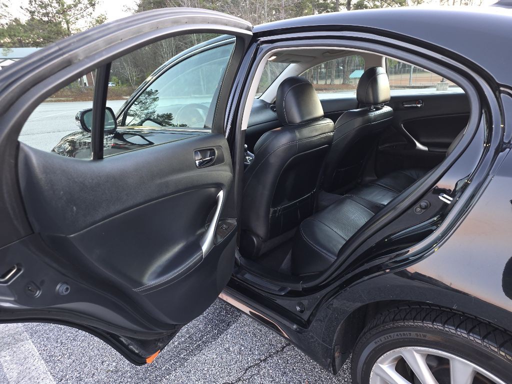 2010 Lexus IS Image 11