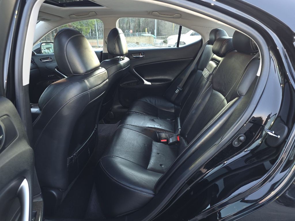 2010 Lexus IS Image 12