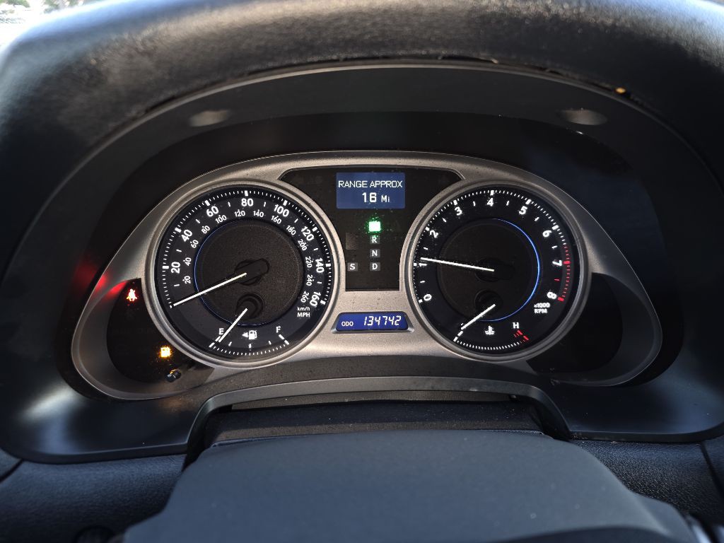 2010 Lexus IS Image 30