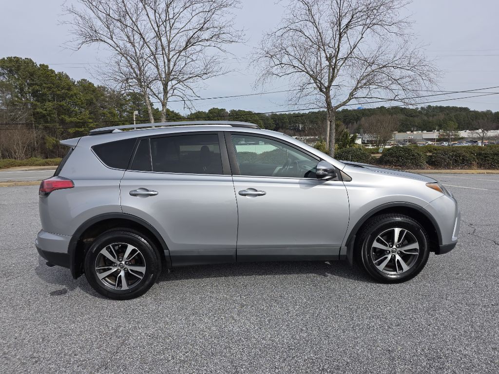 2017 Toyota Rav4 Image 8