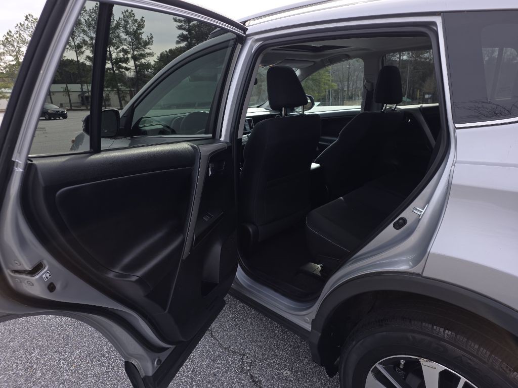 2017 Toyota Rav4 Image 11