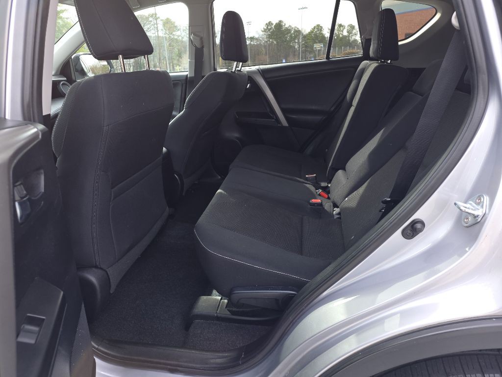 2017 Toyota Rav4 Image 12
