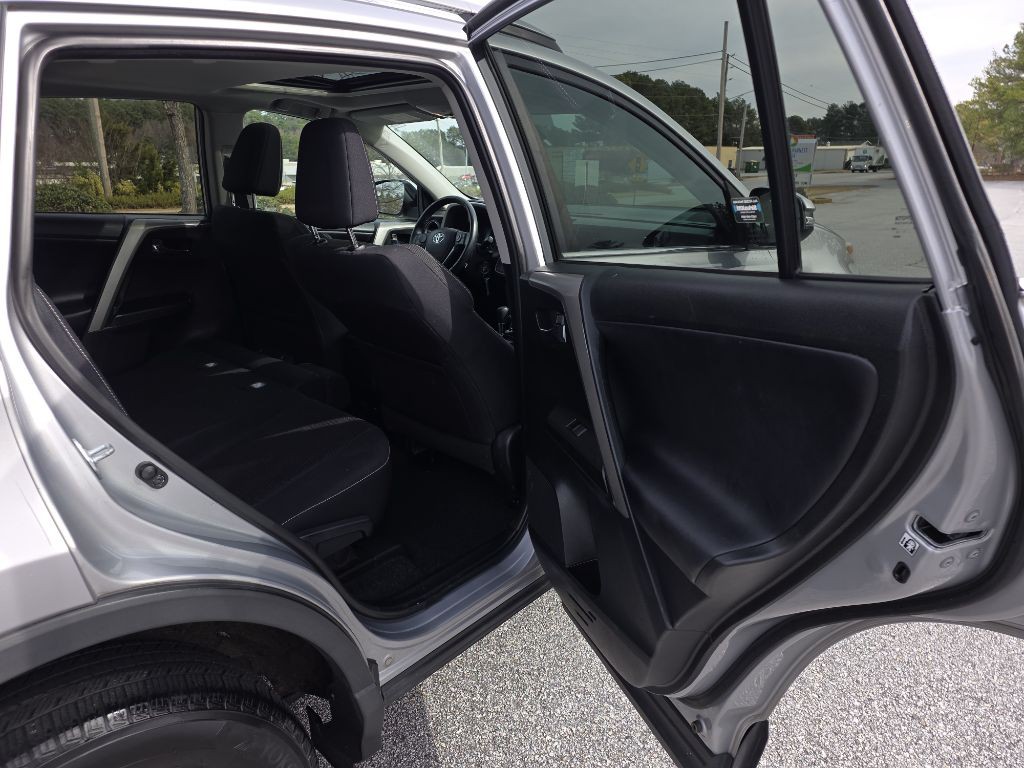 2017 Toyota Rav4 Image 15