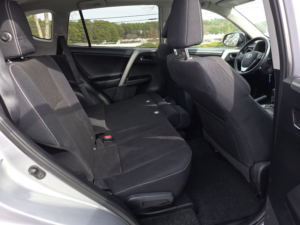 2017 Toyota Rav4 Image 16