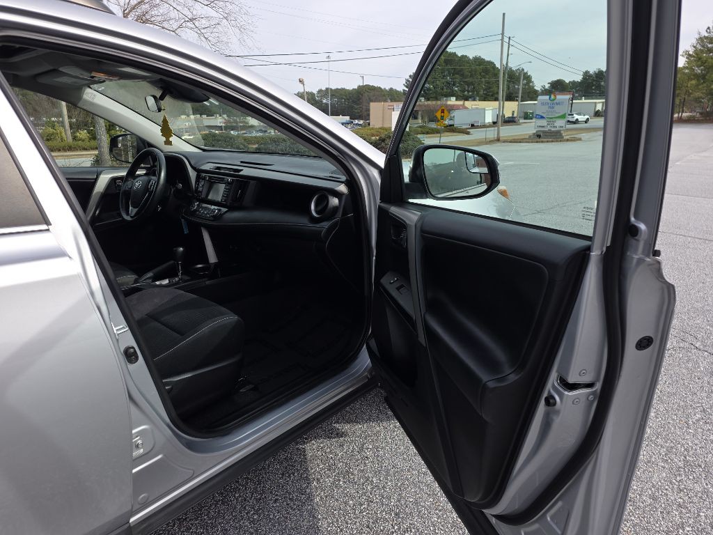 2017 Toyota Rav4 Image 17