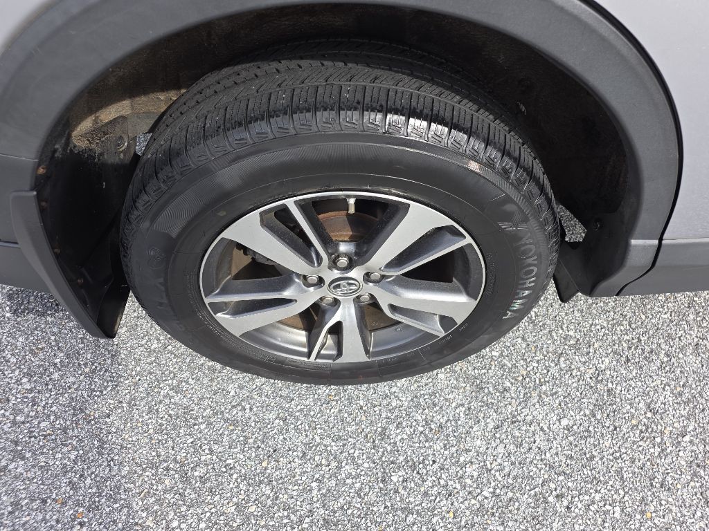 2017 Toyota Rav4 Image 20