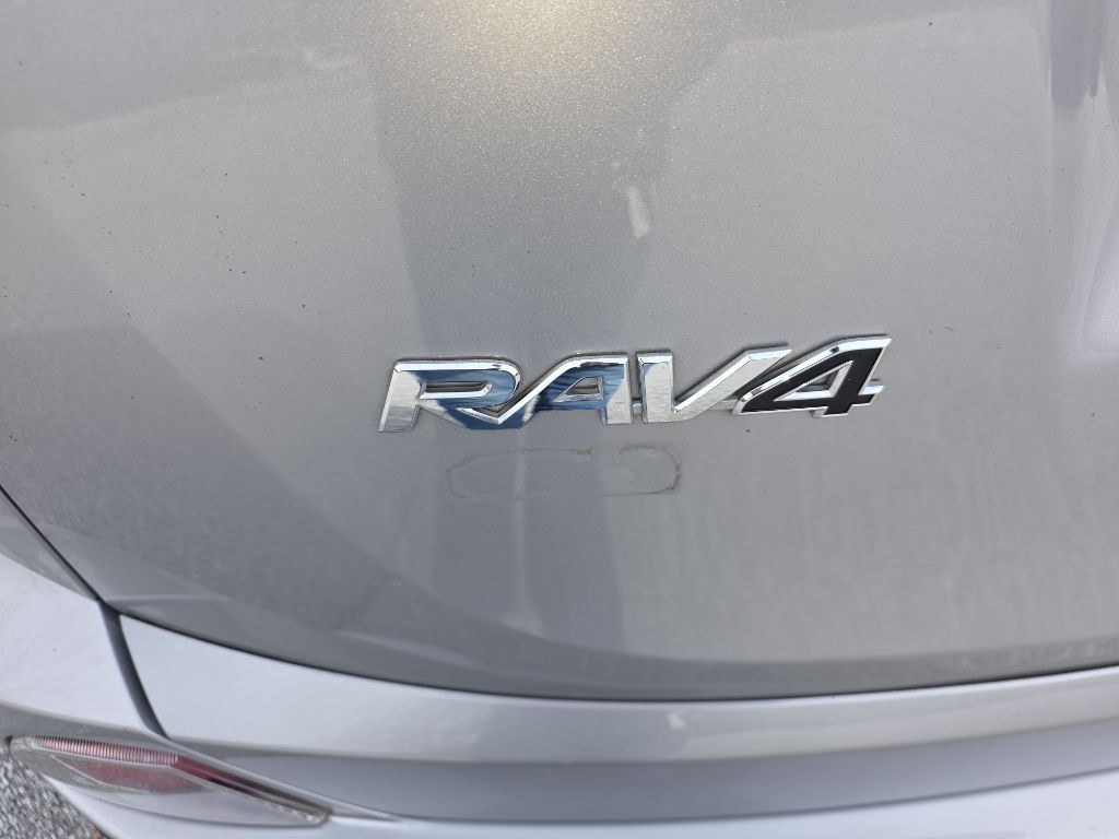 2017 Toyota Rav4 Image 24