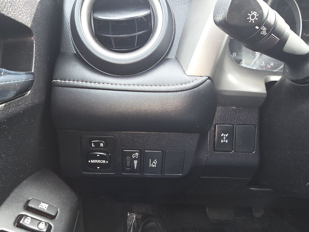 2017 Toyota Rav4 Image 46