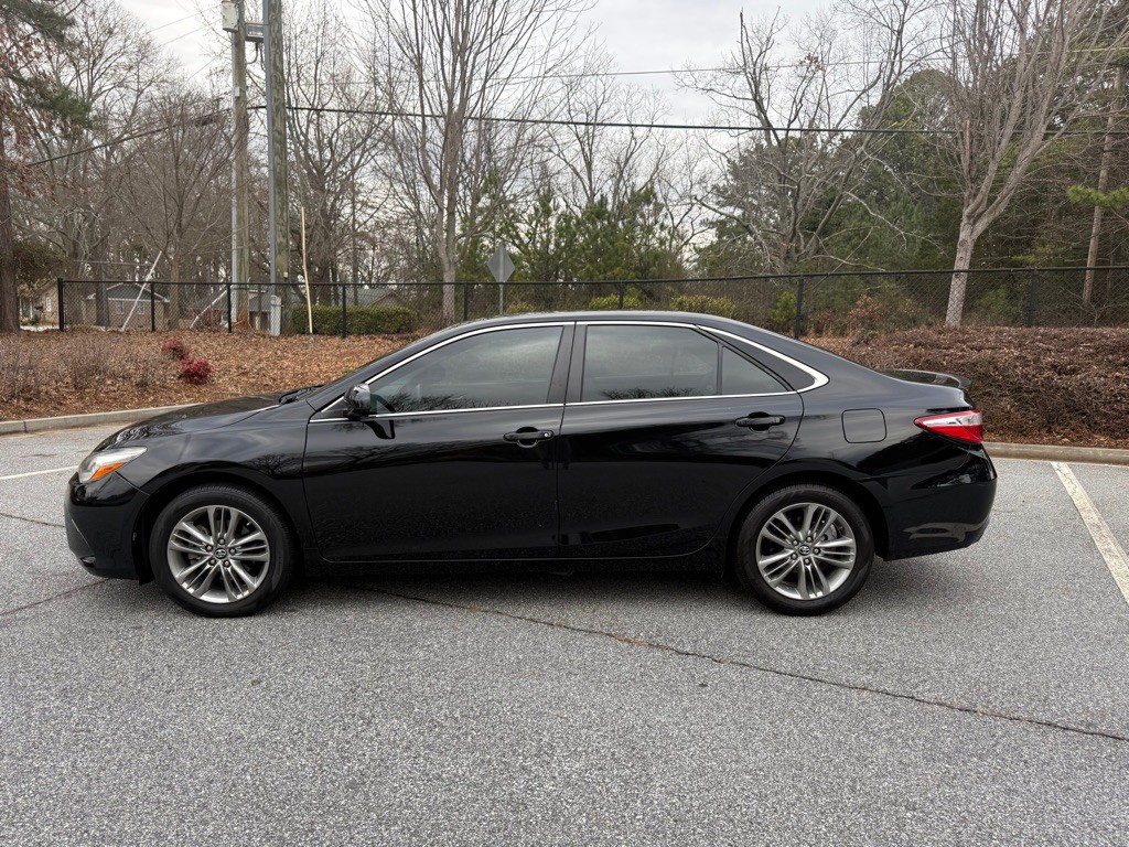 2017 Toyota Camry Image 4