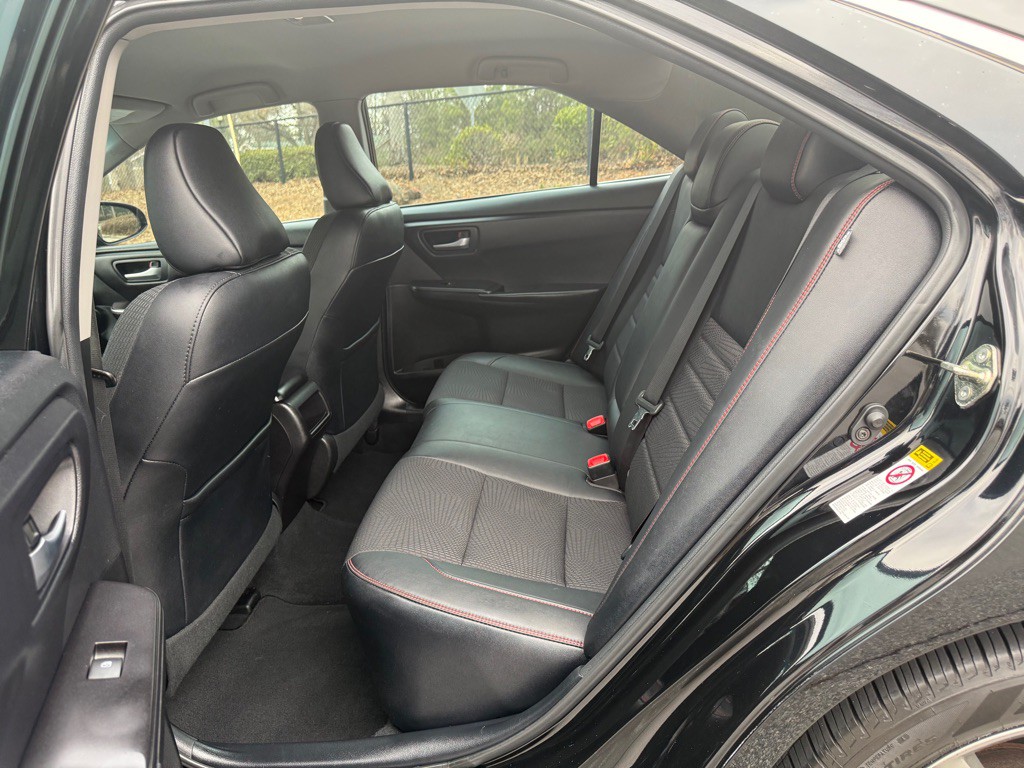 2017 Toyota Camry Image 12