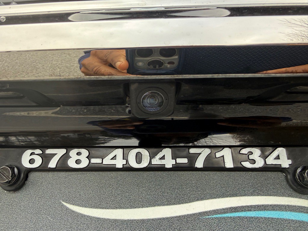 2017 Toyota Camry Image 25