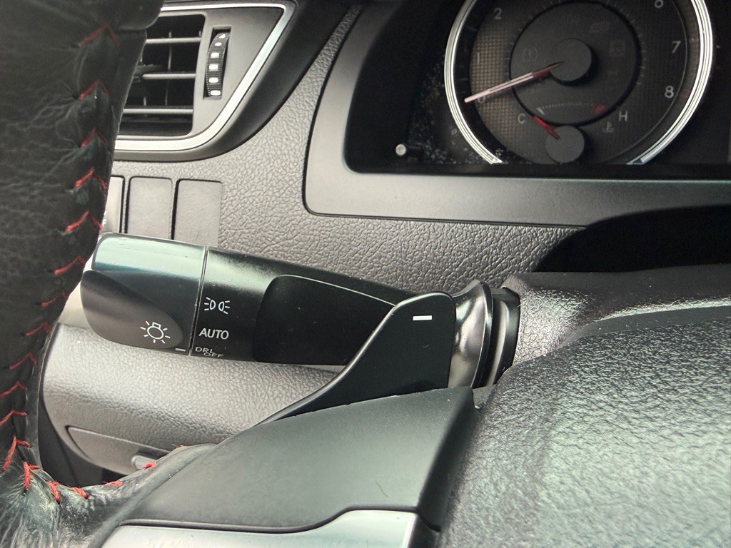 2017 Toyota Camry Image 31