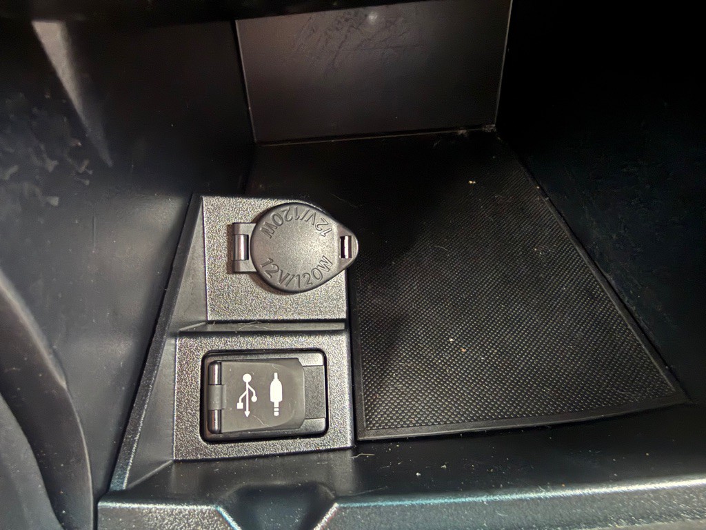 2017 Toyota Camry Image 39