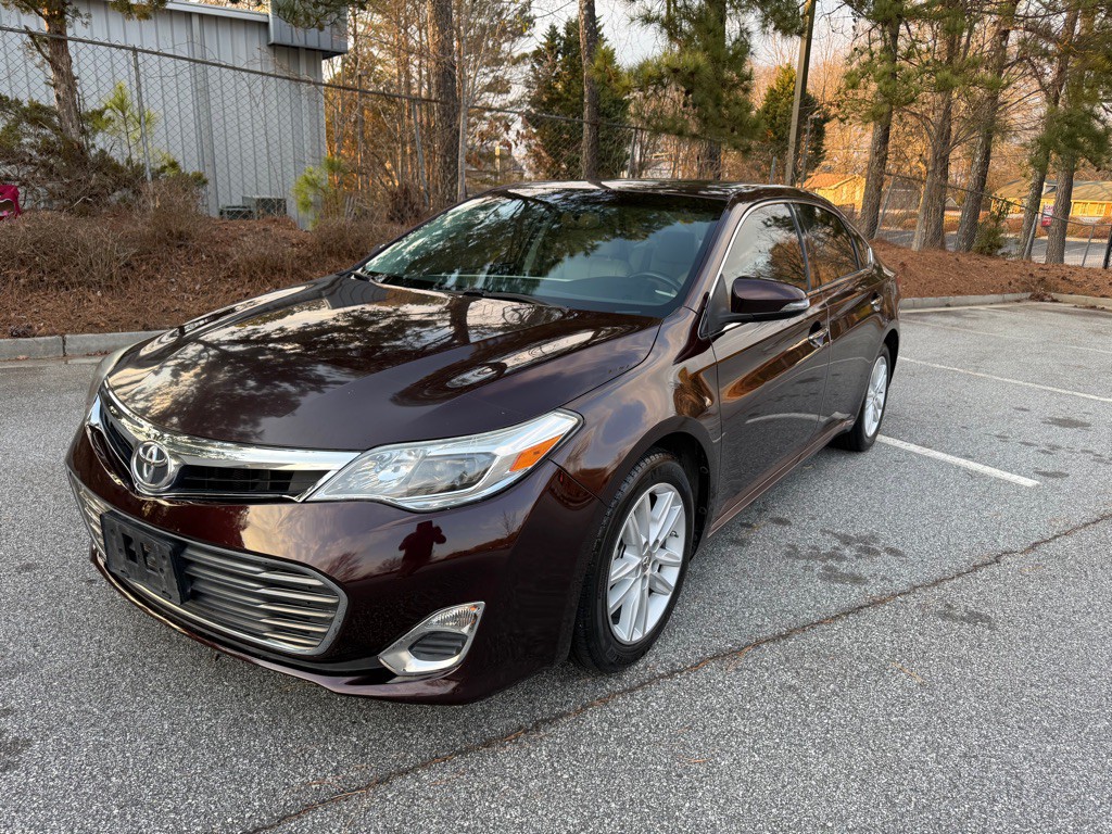 2013 Toyota Avalon Image 1