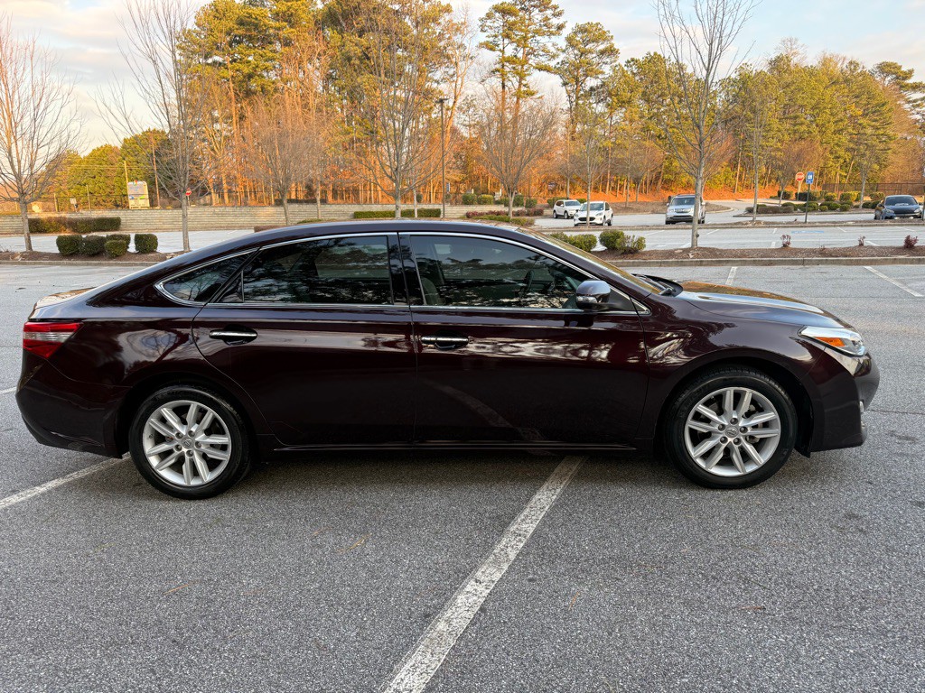 2013 Toyota Avalon Image 11