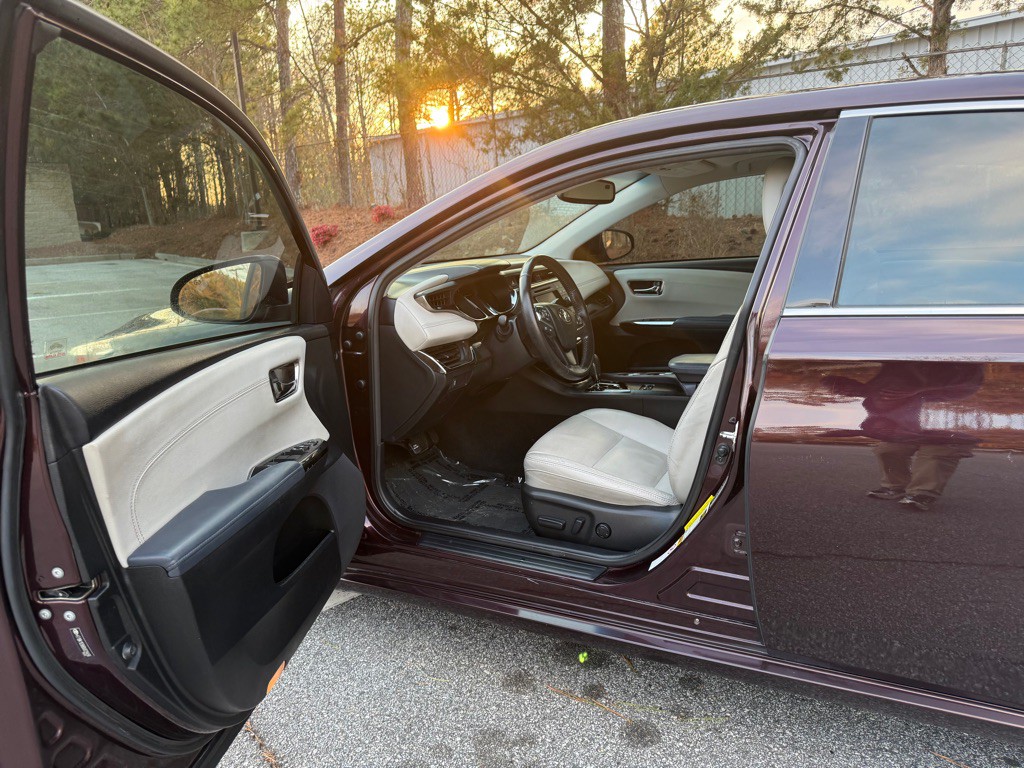 2013 Toyota Avalon Image 12