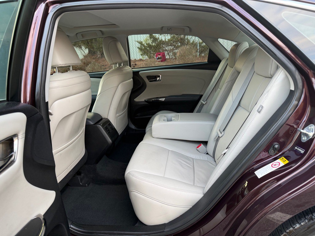 2013 Toyota Avalon Image 15