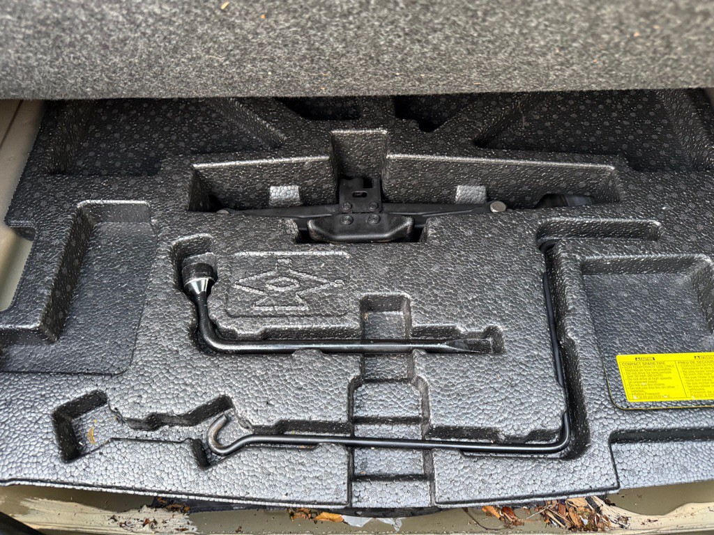 2013 Toyota Avalon Image 18