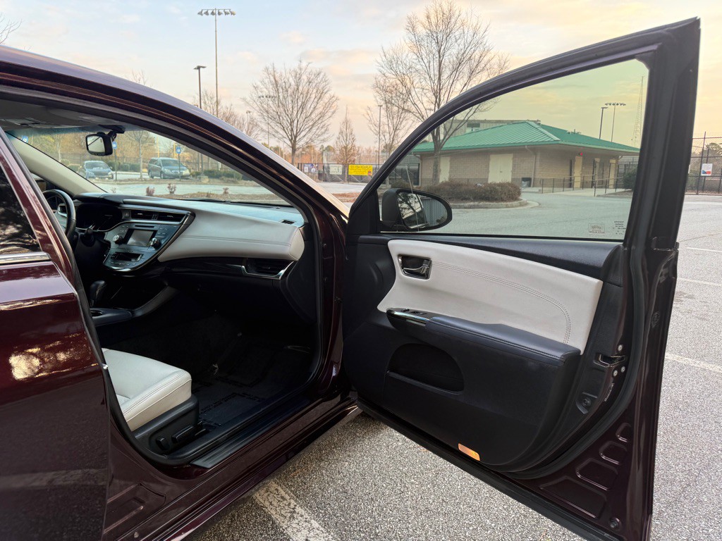 2013 Toyota Avalon Image 21