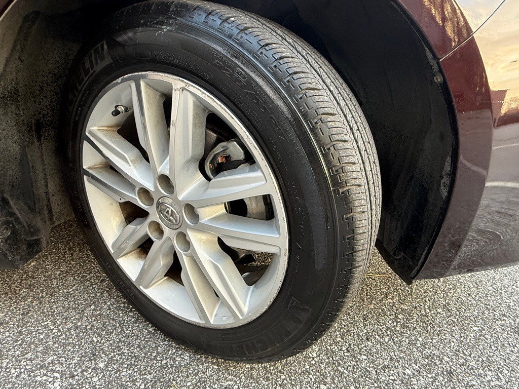 2013 Toyota Avalon Image 26