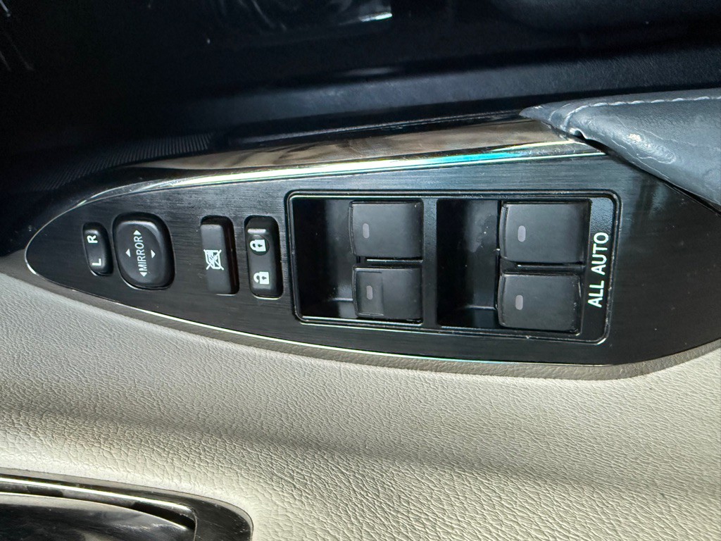 2013 Toyota Avalon Image 37