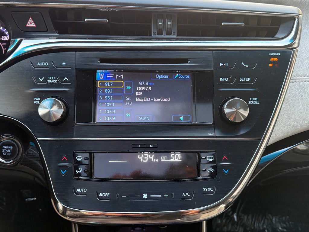 2013 Toyota Avalon Image 39