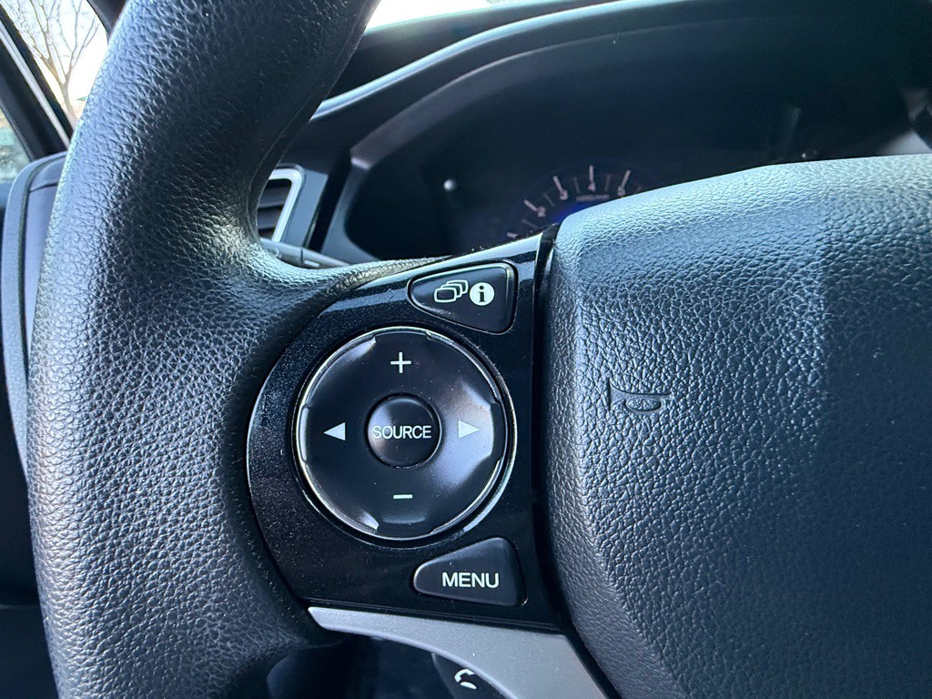2015 Honda Civic Image 30