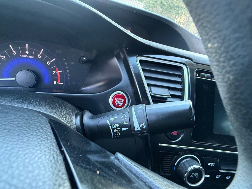 2015 Honda Civic Image 32