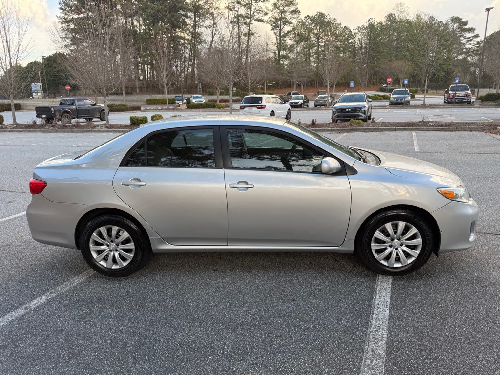 2012 Toyota Corolla Image 9