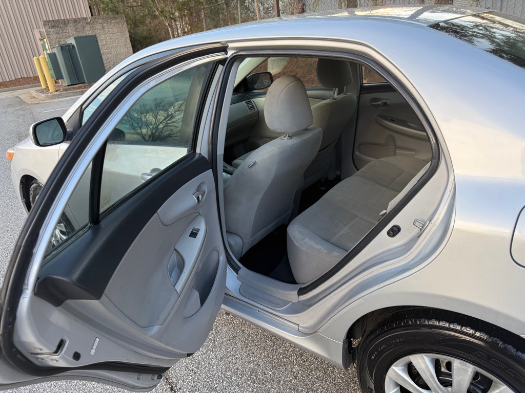 2012 Toyota Corolla Image 12