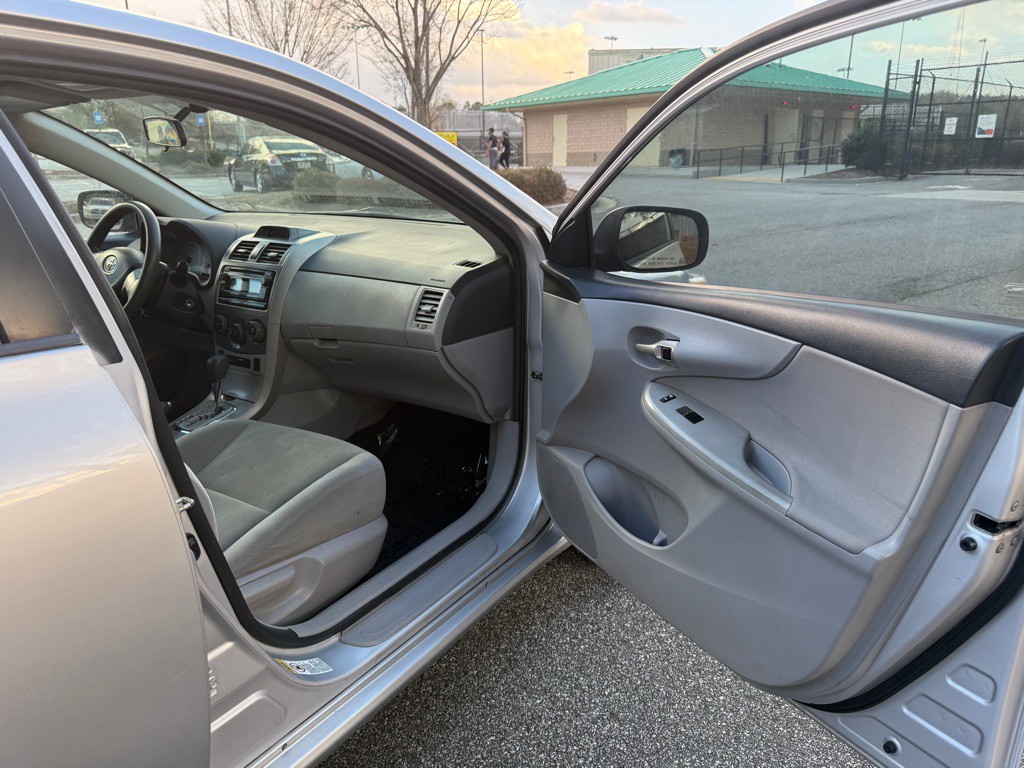 2012 Toyota Corolla Image 18