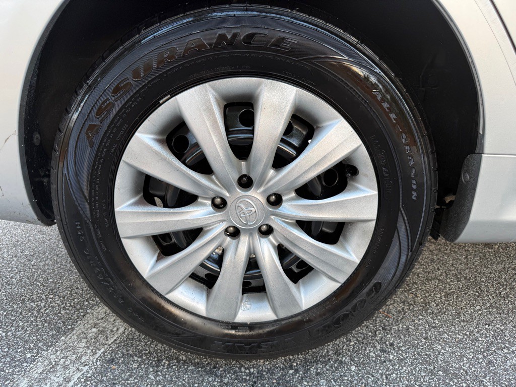 2012 Toyota Corolla Image 24