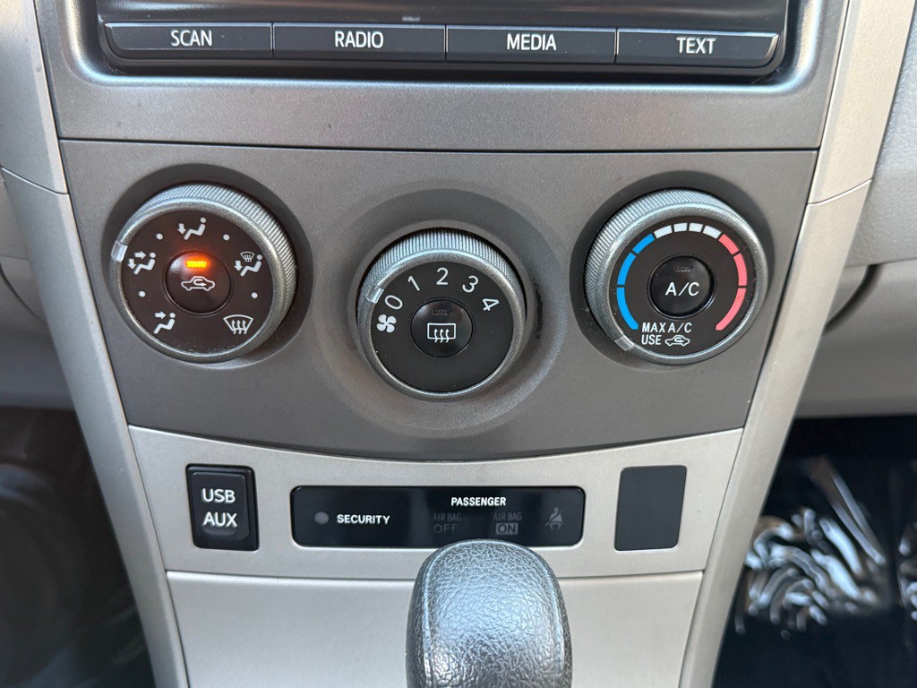 2012 Toyota Corolla Image 38