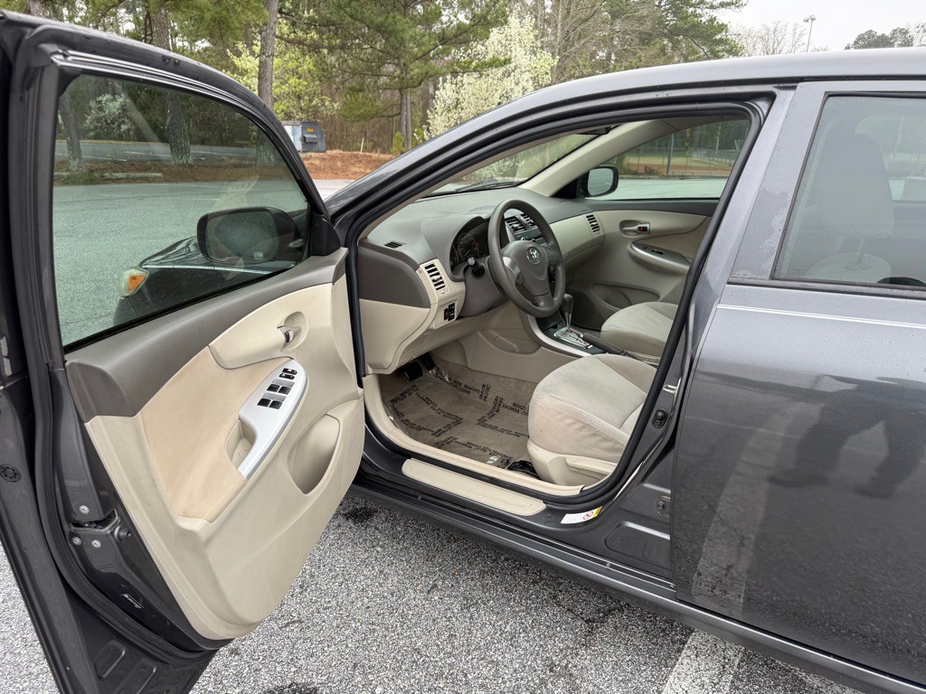 2010 Toyota Corolla Image 9