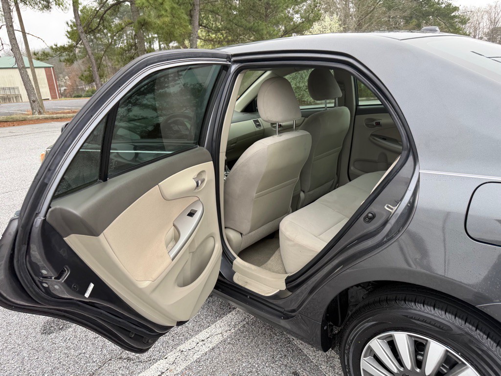 2010 Toyota Corolla Image 11