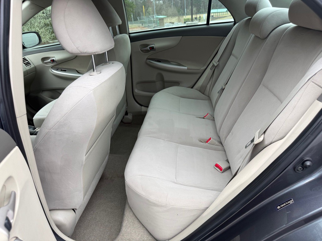 2010 Toyota Corolla Image 12