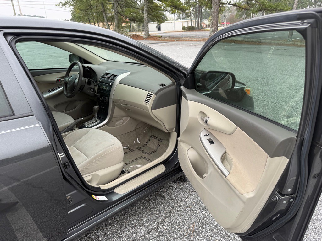 2010 Toyota Corolla Image 16