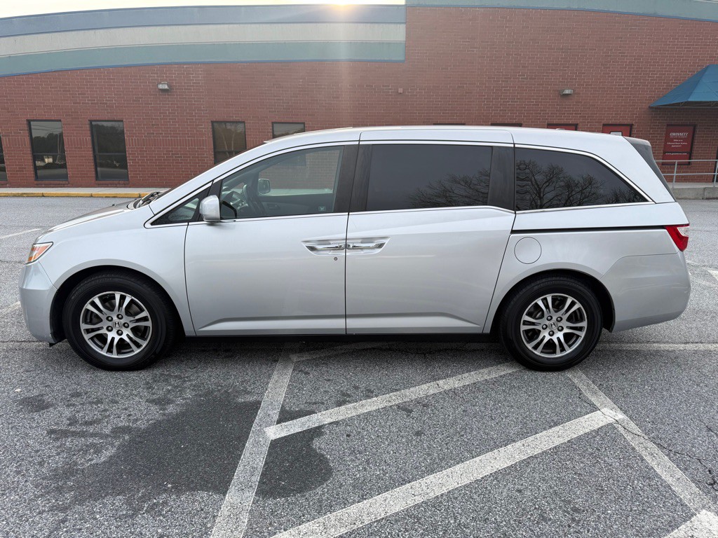 2012 Honda Odyssey Image 4