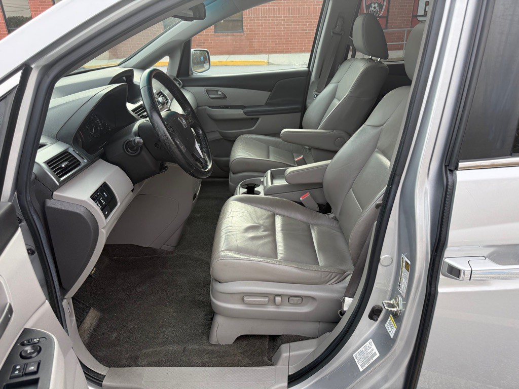 2012 Honda Odyssey Image 11